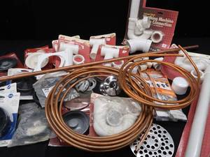 lot 7 image: LARGE LOT OF NEW PLUMBING SUPPLIES