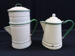 lot 50 image: VINTAGE ENAMELWARE BIGGIN TEA COFFEE POT PLUS