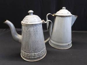 lot 52 image: ANTIQUE GRAY GRANITWARE COFFEE POT 