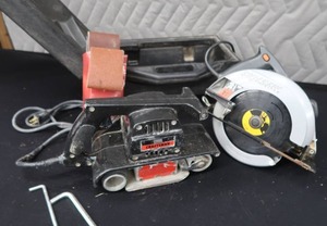 lot 80 image: SEARS CRAFTSMAN BELT SANDER  SKIL SAW