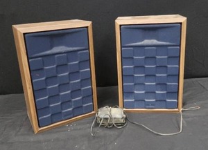 lot 91 image: PAIR OF 2 WAY SPEAKERS VINTAGE