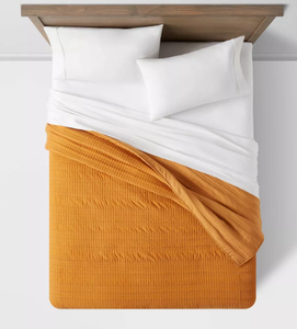 lot 128 image: Threshold Lofty Velvet Quilt FullQueen