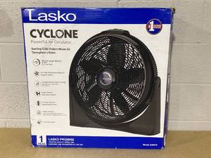 lot 462 image: Lasko Floor Cyclone Fan without Remote 20 Adjustable Tilt, Wall Mountable, 3-Speed, Indoor Use, 2000 CFM