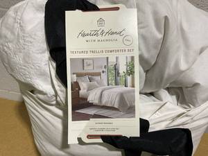 lot 166 image: 3PCS King Size Trellis Pattern Comforter Bedding Set Cream - Hearth & Hand with Magnolia