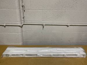lot 171 image: White Faux Wood Cordless Blinds