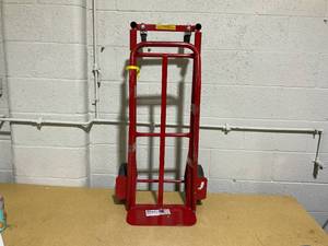 lot 173 image: Milwaukee 600 lb. Capacity 2-in-1 Convertible Hand Truck