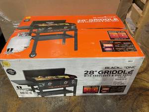Blackstone Original 2-Burner 28" Propane Omnivore Griddle with Hard Cover