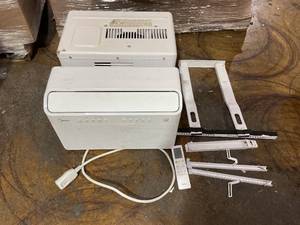 lot 256 image: Midea U-Shaped 12k BTU Window Air Conditioner
