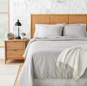 lot 488 image: 3PCS FullQueen Linen Blend Duvet Set - Hearth & Hand with Magnolia