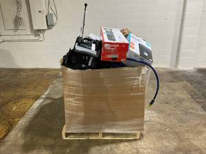 lot 904 image: Wholesale Pallet of Miscellaneous Items