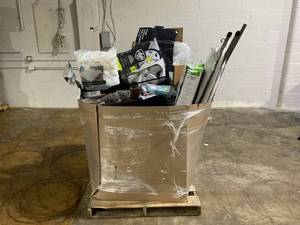lot 909 image: Wholesale Pallet of Miscellaneous Items