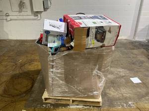 lot 917 image: Wholesale Pallet of Miscellaneous Items