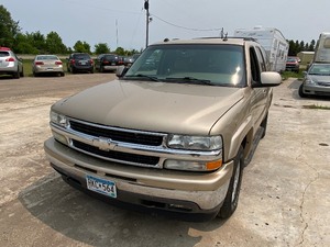 lot 13 image: 2005 Chevrolet Tahoe