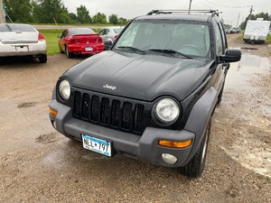 lot 11 image: 2004 Jeep Liberty