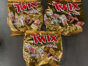 lot 26 image: Set of 3 Bags of Twix Minis - 9.7 oz Each