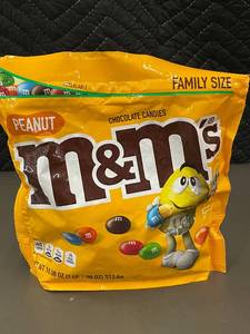 lot 47 image: Family Size Peanut M&Ms Chocolate Candies, 18 oz