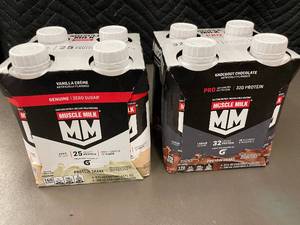 lot 57 image: Muscle Milk Protein Shake Variety Pack - 2 Flavors