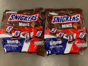 lot 67 image: Set of 2 Snickers Minis Sharing Size Packs