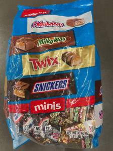 lot 163 image: Jumbo Pack of Assorted Minis including 3 Musketeers, Milky Way, Twix, Snickers