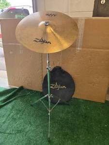 Lot of 20" Zildjian ZHT Crash Cymbal on Stand with Gig Bag (Used and in excellent condition)