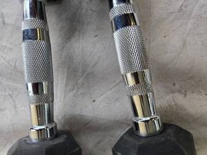 lot 119 image: Lot of a Pair of 3LB Rubber Hex Dumbbells (NEW)