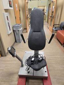 lot 103 image: HUR DipShrug Machine  Pneumatic Strength Equipment (Used, Like New) Sold online from $3500 to $6500