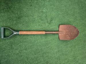 lot 302 image: Round Point Shovel (USED)
