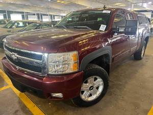 lot 19 image: 2008 Chevrolet Silverado LTZ 4x4
