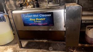 lot 16 image: Drake Carpet Mat Cleaner Rug Beater