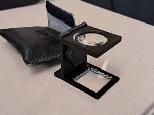 lot 18 image: Ihara-US Light-Up Magnifier