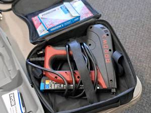 lot 24 image: Arrow Electric Stapler T50AC with Case and Staples