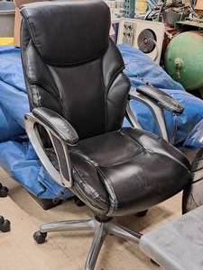 lot 41 image: Rolling Office Arm Chair -  (Black)