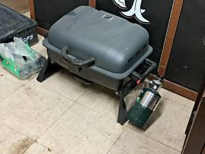 lot 60 image: Master Forge Propane Stove with Extra Propane Tanks