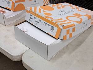 lot 147 image: Lot of (450 sheets) Cover Sheet  80#  Gloss 18x12 - Billerud Blazer Digital