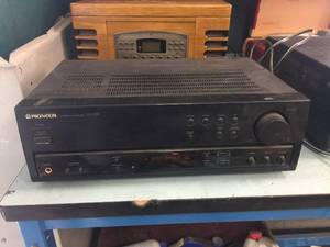 lot 135 image: Pioneer SX-255R Stereo Receiver - Powers On
