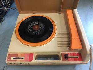 lot 145 image: Vintage Fisher-Price 825 Record Player - Powers On
