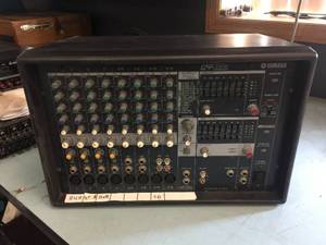 lot 147 image: Yamaha EMX512sc Powered Mixer - Powers On