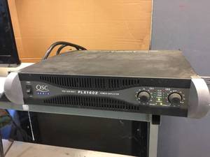 lot 151 image: QSC Audio PLX1602 Pro 1600 Watt Power Amplifier - Powers On