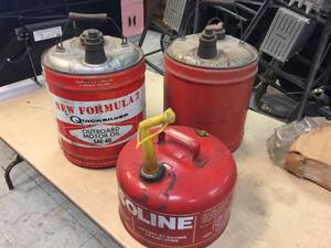 lot 216 image: 3 Vintage Metal FuelOil Cans - Good