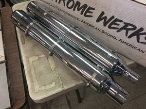 lot 219 image: Like New Harley Davidson Touring CVO Muffler Set