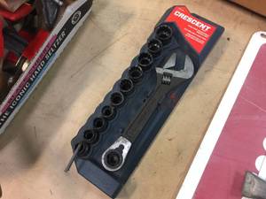 lot 241 image: Crescent CPTAW8 Pass-Thru Adjustable Wrench Set