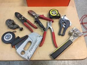 lot 252 image: Staplers - Wiss - Malco - Tools
