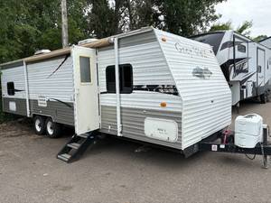 lot 1 image: 2008 CHEROKEE 29BH