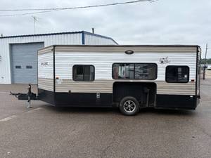 2015 FOREST RIVER FISH HOUSE 16BF
