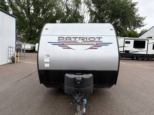 lot 3 image: 2022 CHEROKEE 26DJSE