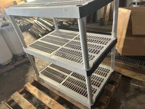 lot 16 image: PLASTIC SHELF