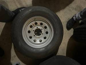 lot 17 image: TRAILER TIRE