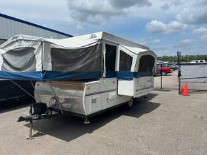 lot 28 image: 2007 JAYCO 12HW
