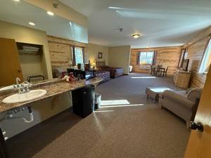 Lodge & UTV I Room #3 (3 Queen Beds) June 23rd - June 26th 2025 (3 Nights), 24H UTV (4 Seats) June 24th