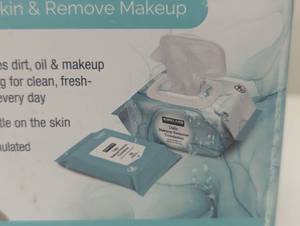 Kirkland Signature Daily Makeup Remover Towelettes, 180-count